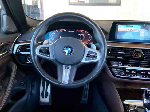 Used 2020 BMW M550i xDrive w/ Dynamic Handling Package image 6