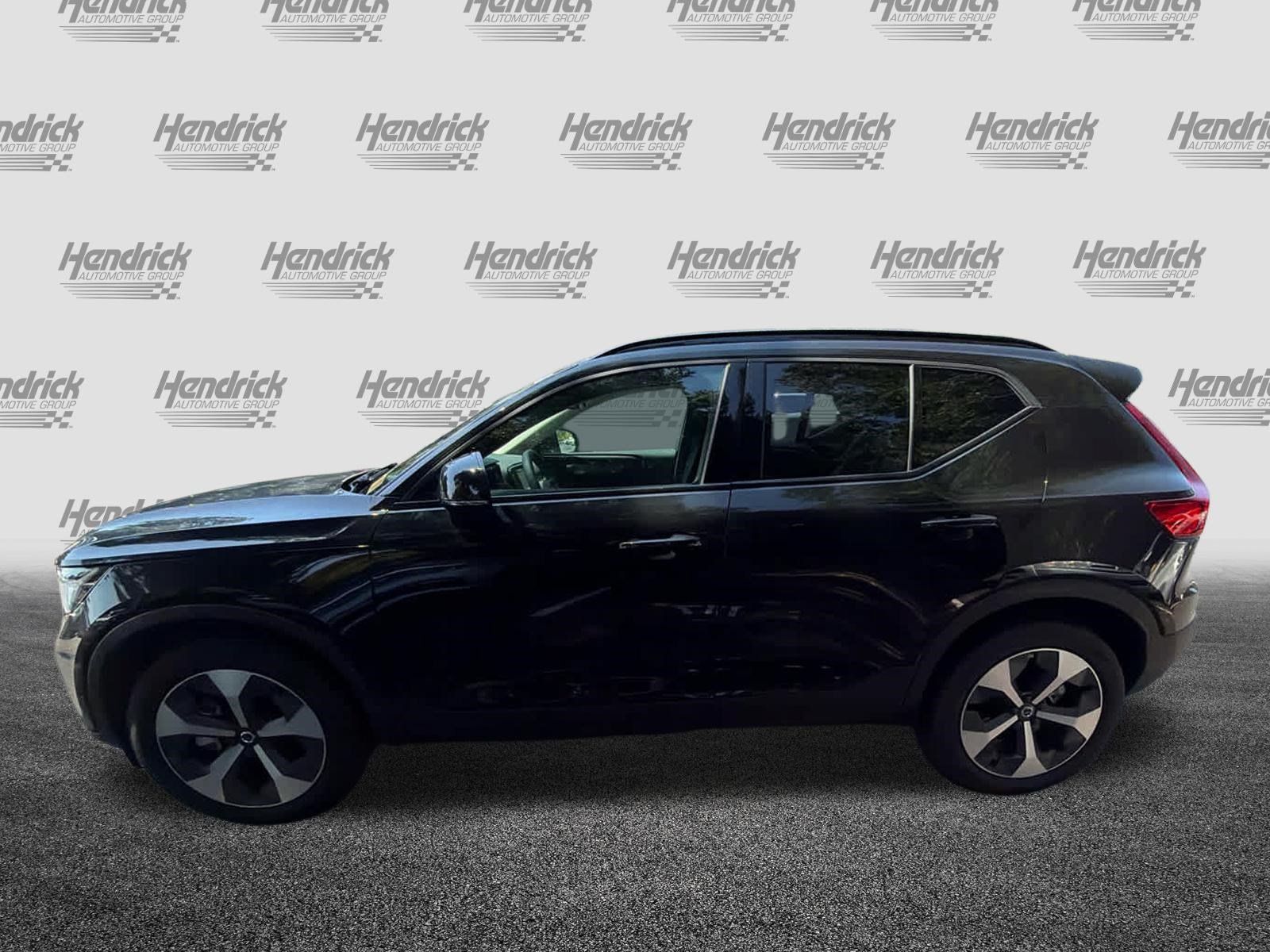 Certified 2026 Volvo XC40 B5 Plus AWD/4WD image 9