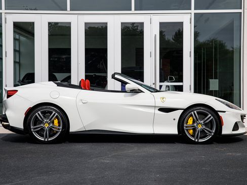 Used 2023 Ferrari Portofino M RWD image 18