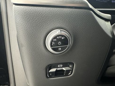 Certified 2024 Mercedes-Benz GLC 300 4MATIC image 33