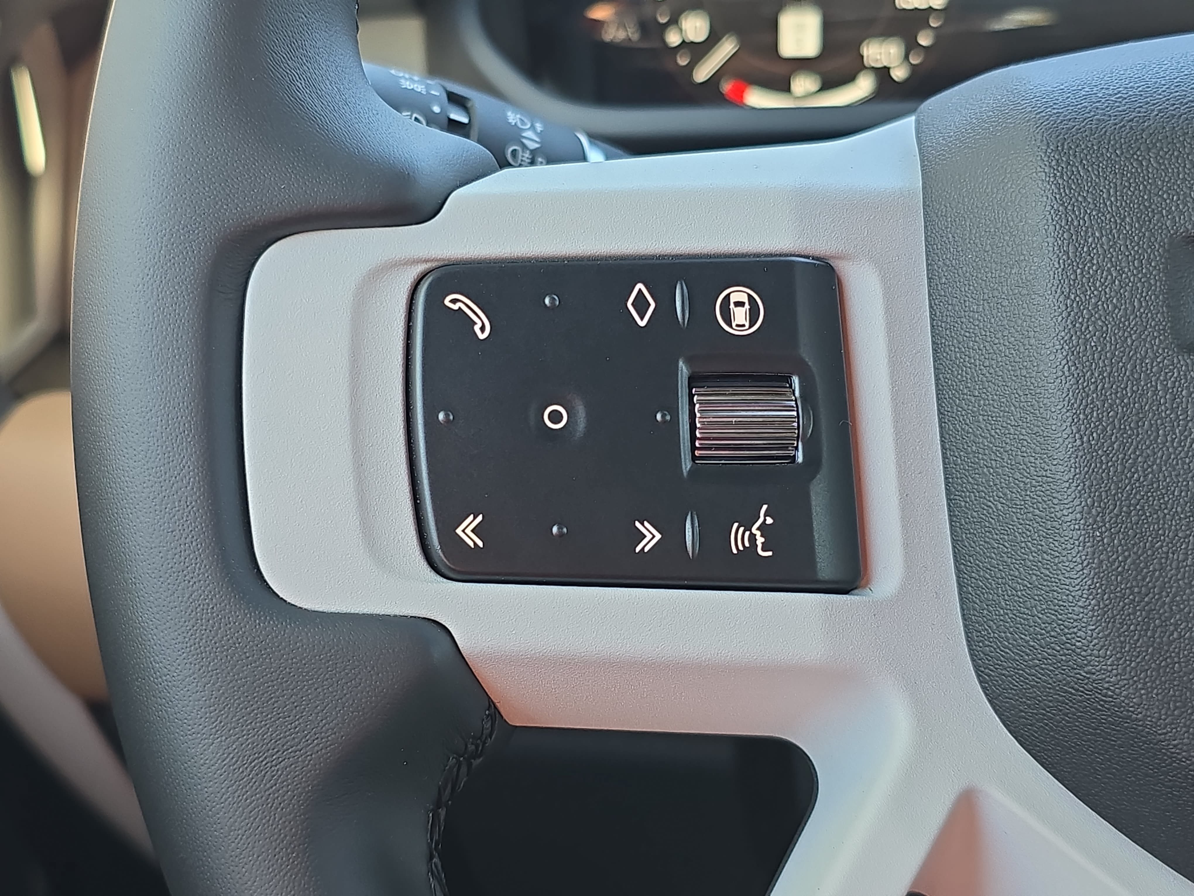 New 2026 Land Rover Defender 110 X-Dynamic SE AWD/4WD image 16