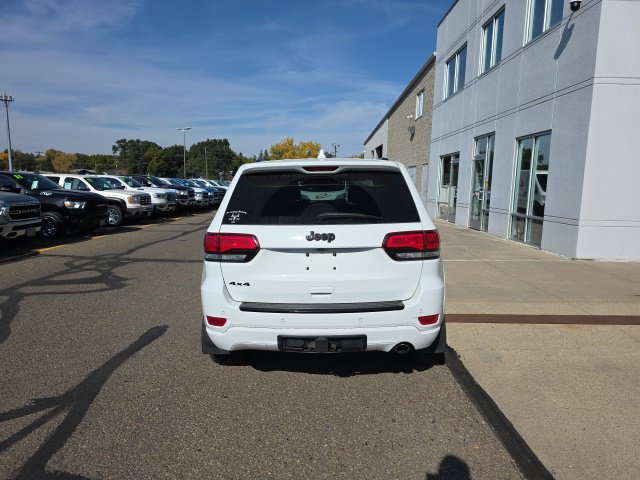 Used 2017 Jeep Grand Cherokee Altitude AWD/4WD image 5