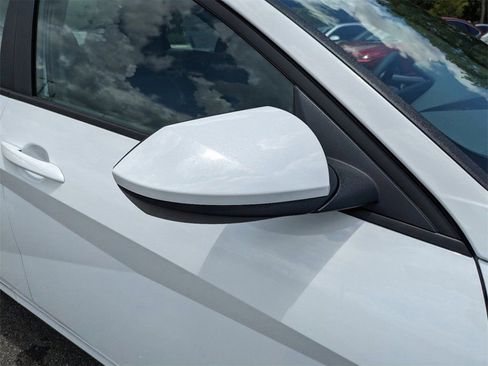 New 2026 Hyundai Elantra SE FWD image 11