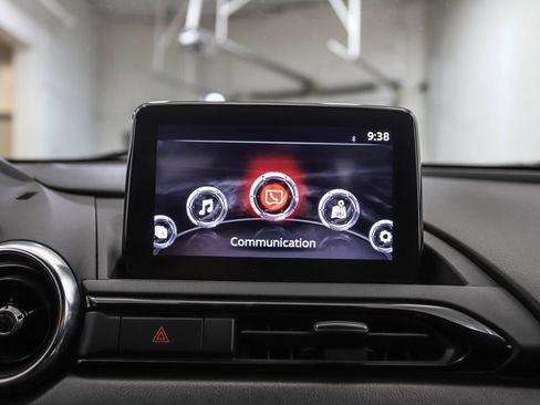 Used 2018 MAZDA MX-5 Miata Grand Touring image 15