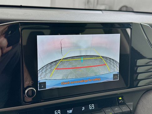 Used 2025 Toyota Camry LE image 23