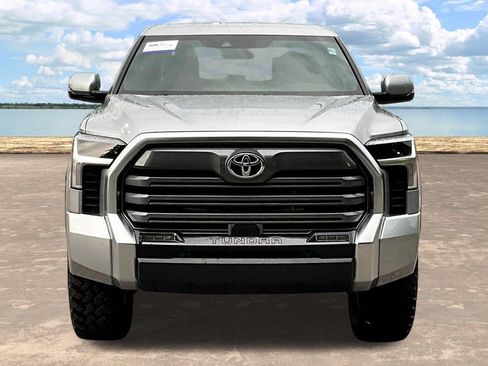 Used 2025 Toyota Tundra Limited AWD/4WD image 2