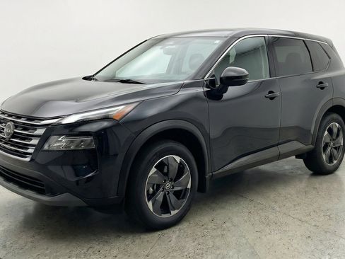 Used 2025 Nissan Rogue SV AWD/4WD image 3