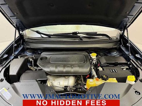 Used 2020 Jeep Cherokee Latitude Plus AWD/4WD image 10