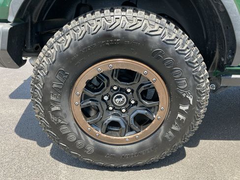 Used 2024 Ford Bronco Black Diamond w/ Sasquatch Package AWD/4WD image 9