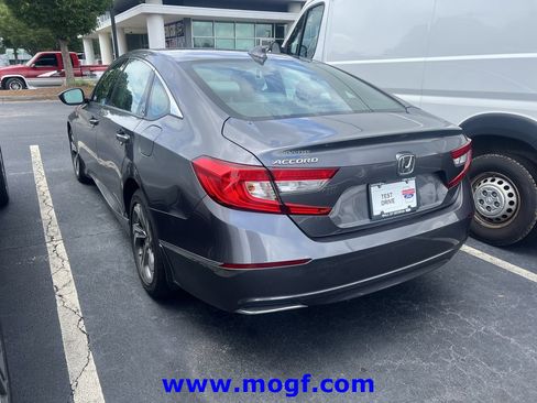 Used 2018 Honda Accord EX image 2