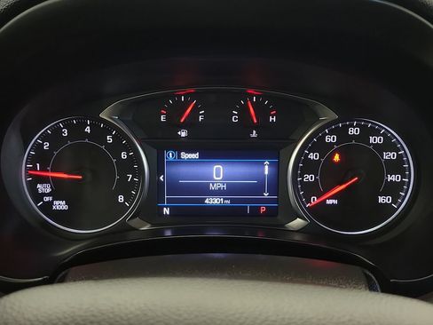Used 2024 GMC Terrain SLE FWD image 15