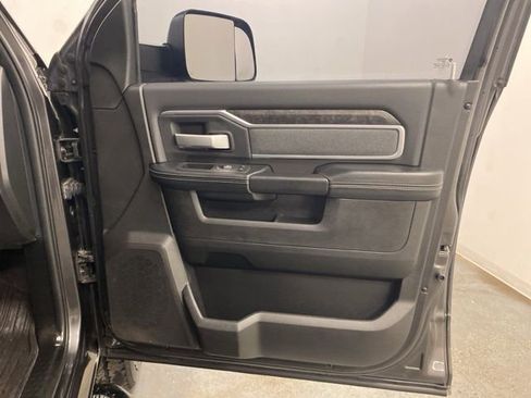 Used 2022 RAM 2500 Big Horn w/ Level C Equiment Group image 27