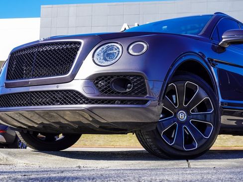 Used 2020 Bentley Bentayga V8 image 2