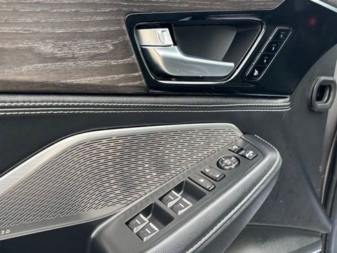 Used 2023 Acura MDX SH-AWD w/ Advance Package image 16