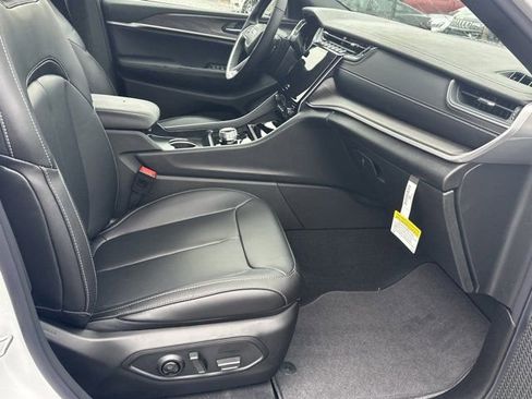 New 2025 Jeep Grand Cherokee L Limited image 14