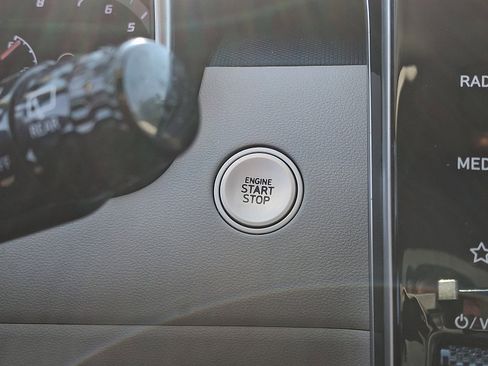 Certified 2023 Hyundai Tucson SEL AWD/4WD image 26