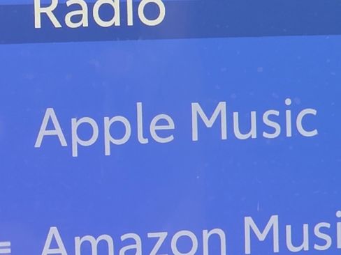 Used 2024 Toyota RAV4 XLE w/ Convenience Package image 5