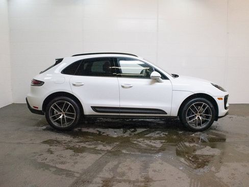 Certified 2025 Porsche Macan image 9