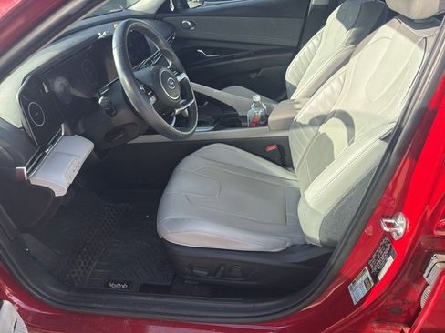 Used 2023 Hyundai Elantra Limited image 8