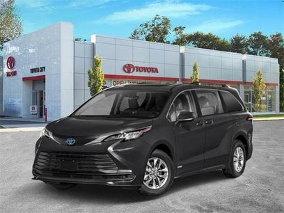 New 2025 Toyota Sienna LE