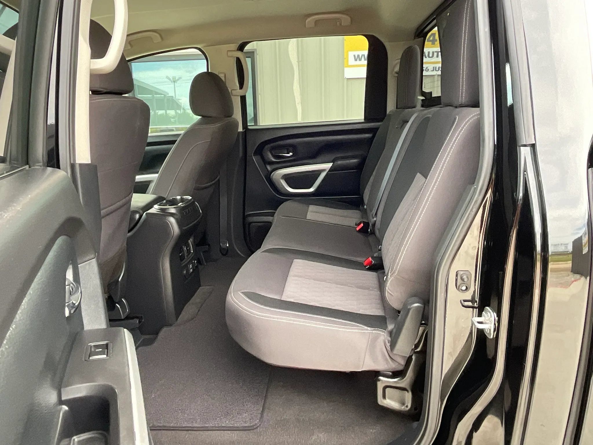 Used 2021 Nissan Titan SV w/ SV Convenience Package AWD/4WD image 17