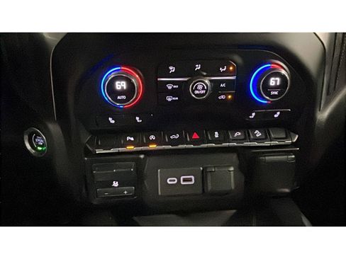 Used 2021 Chevrolet Silverado 1500 LT Trail Boss w/ Convenience Package II image 14