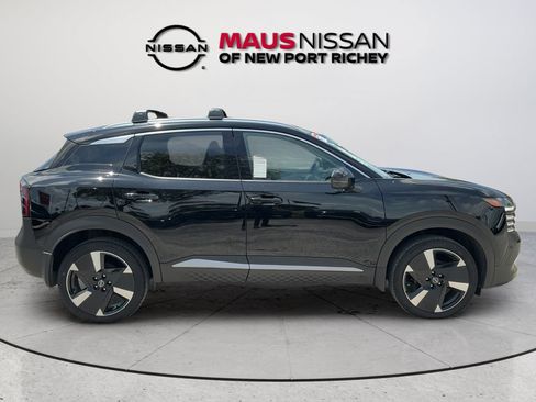 Certified 2025 Nissan Kicks SR FWD image 13