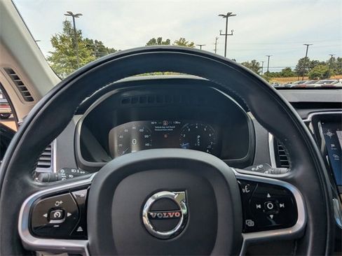 Used 2021 Volvo XC90 T6 Momentum w/ Advanced Package image 11