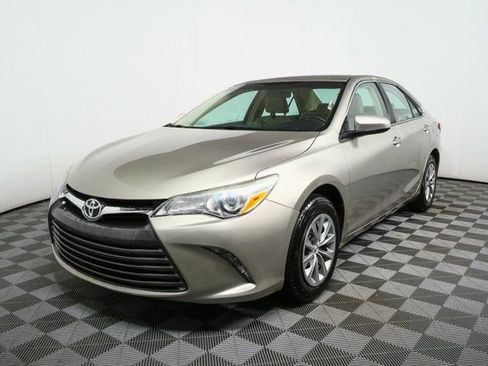 Used 2017 Toyota Camry LE image 26