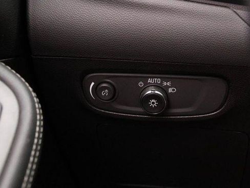Used 2024 Buick Encore GX Sport Touring FWD image 19