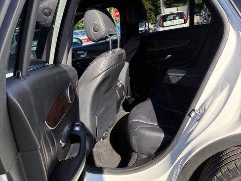Used 2019 Mercedes-Benz GLC 300 4MATIC image 32