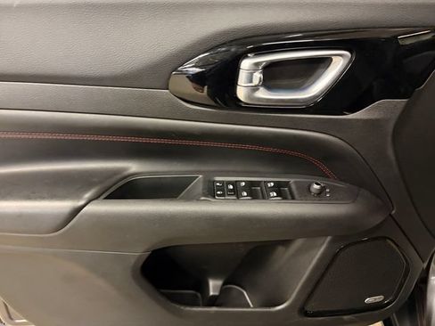 Used 2024 Jeep Compass Trailhawk AWD/4WD image 10