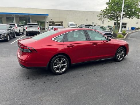 Used 2023 Honda Accord EX image 4