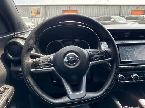 Used 2020 Nissan Kicks S FWD image 14