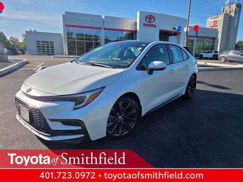 Certified 2024 Toyota Corolla SE FWD image 1