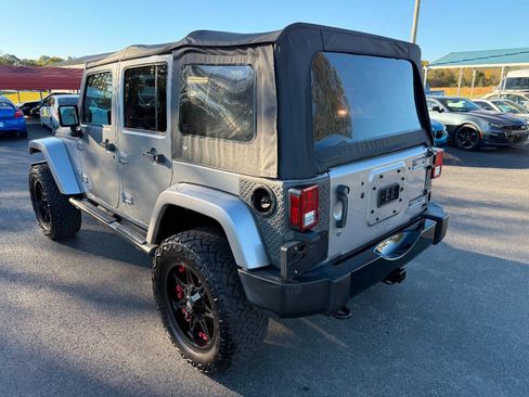 Used 2016 Jeep Wrangler Unlimited Sahara w/ Connectivity Group image 7