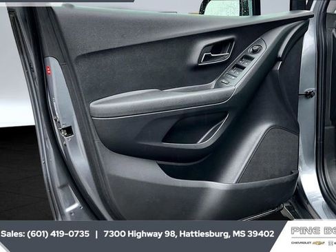 Used 2020 Chevrolet Trax LS w/ Tint and Cruise Package image 17