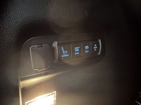 Used 2016 Ford Explorer Limited image 34