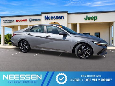 Used 2024 Hyundai Elantra Limited FWD image 1