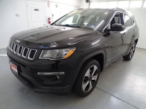 Used 2018 Jeep Compass Latitude w/ Popular Equipment Group AWD/4WD image 19