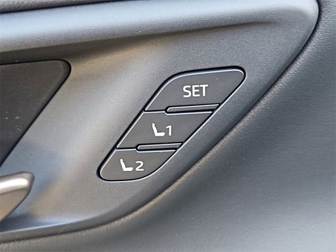 New 2025 Toyota Crown Signia image 9