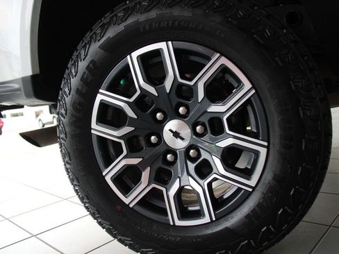 Used 2023 Chevrolet Colorado Z71 w/ Advanced Trailering Package image 33