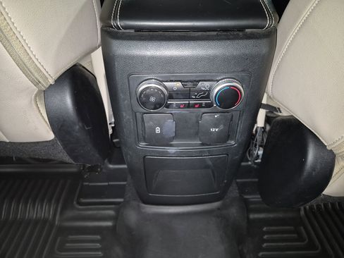 Used 2023 Ford Explorer Limited AWD/4WD image 22