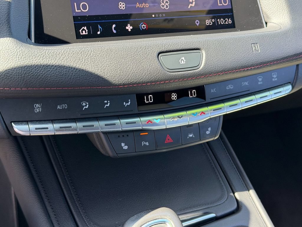 Used 2019 Cadillac XT4 Sport w/ Cold Weather Package FWD image 21
