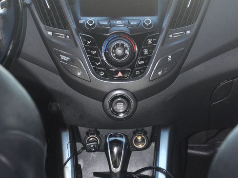 Used 2013 Hyundai Veloster Turbo image 23