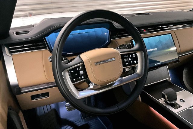 New 2026 Land Rover Range Rover Long Wheelbase SE AWD/4WD image 7