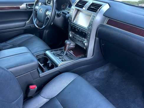 Used 2017 Lexus GX 460 Premium image 19