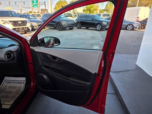 Used 2019 Hyundai Kona SE image 23