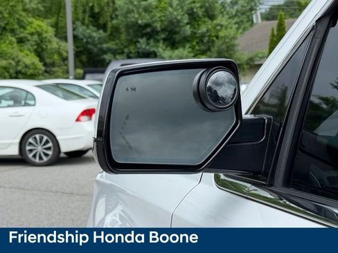 Used 2019 GMC Yukon SLT AWD/4WD image 13