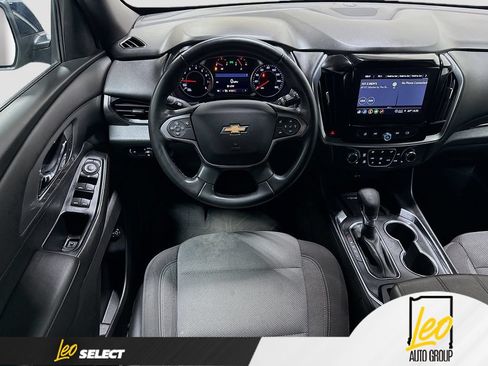 Used 2023 Chevrolet Traverse LT FWD image 24